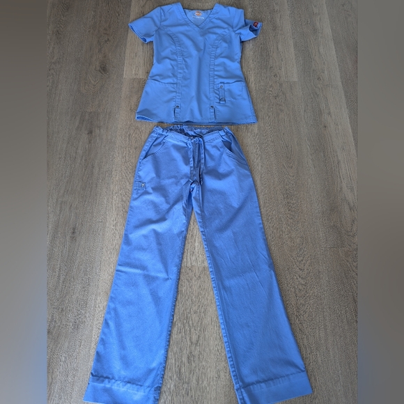 Ceil Blue Scrubs - Picture 1 of 4